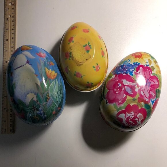 3 Vintage Large Easter Eggs Paper Metal Plastic #2454-2 - Picture 5 of 6